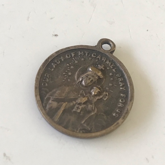 Our Lady of Mount Carmel Medal - Picture 3 of 4